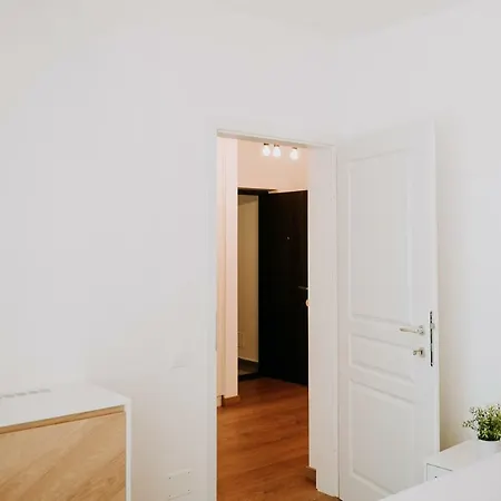 Zen Apartment *